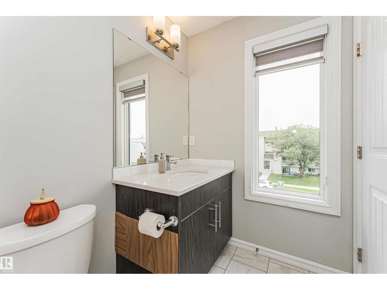 #61 215 SADDLEBACK RD NW - 34