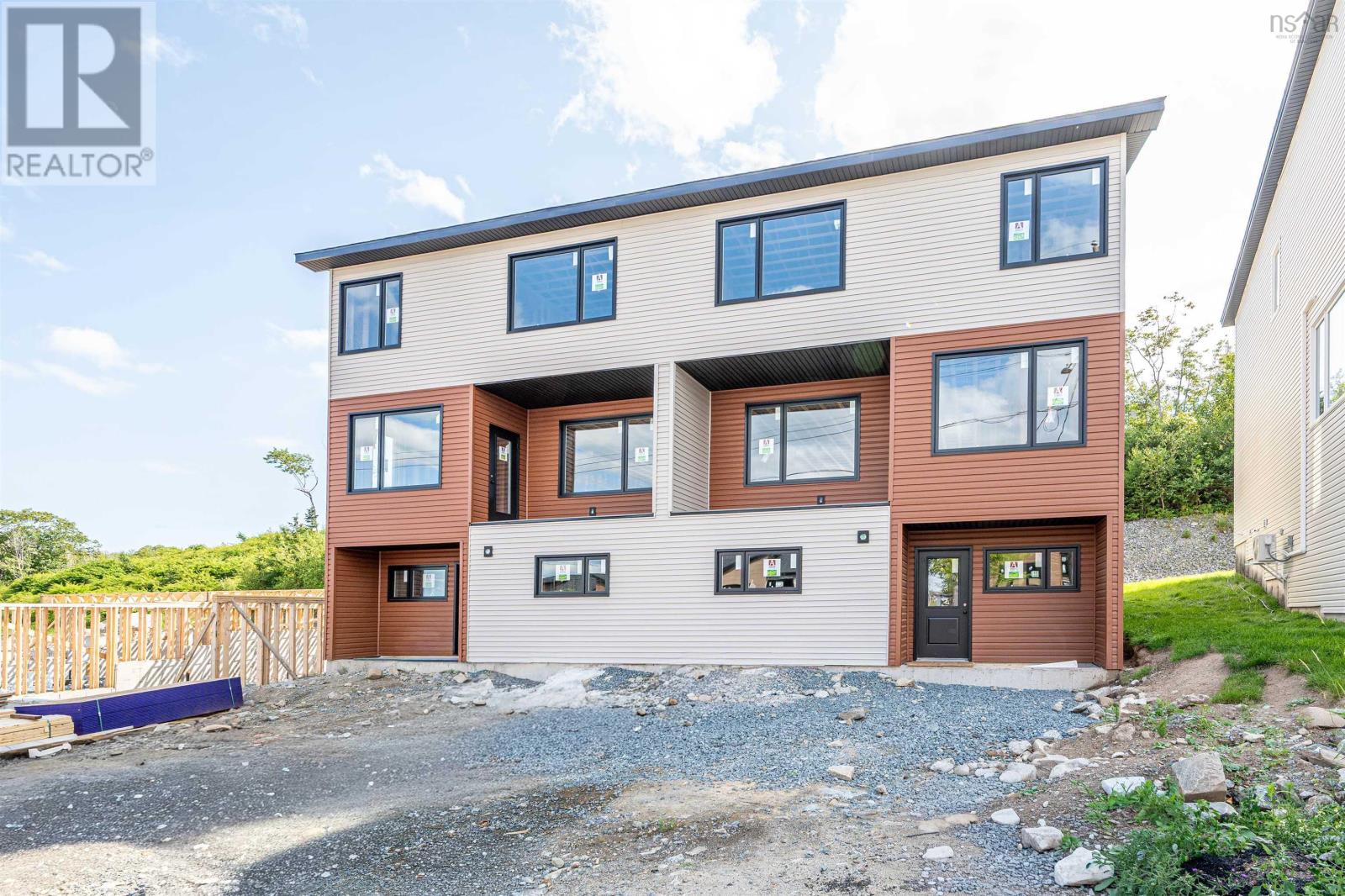 13 Swivel Court - 1