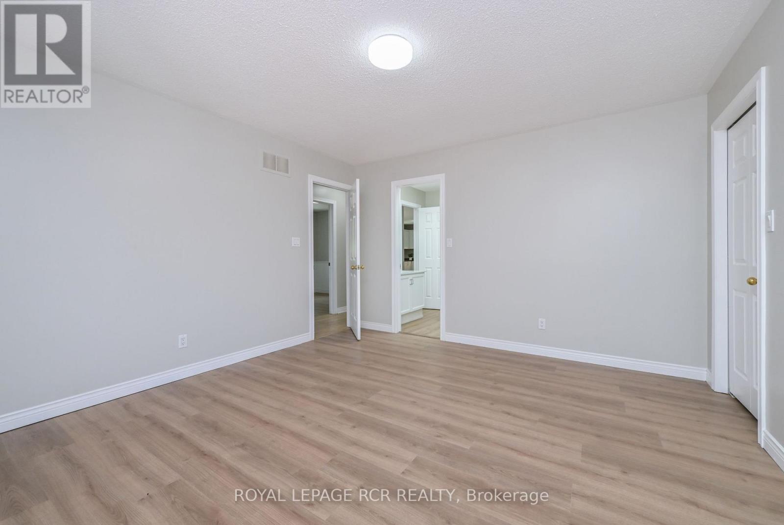31 ENGLISH DRIVE - 23