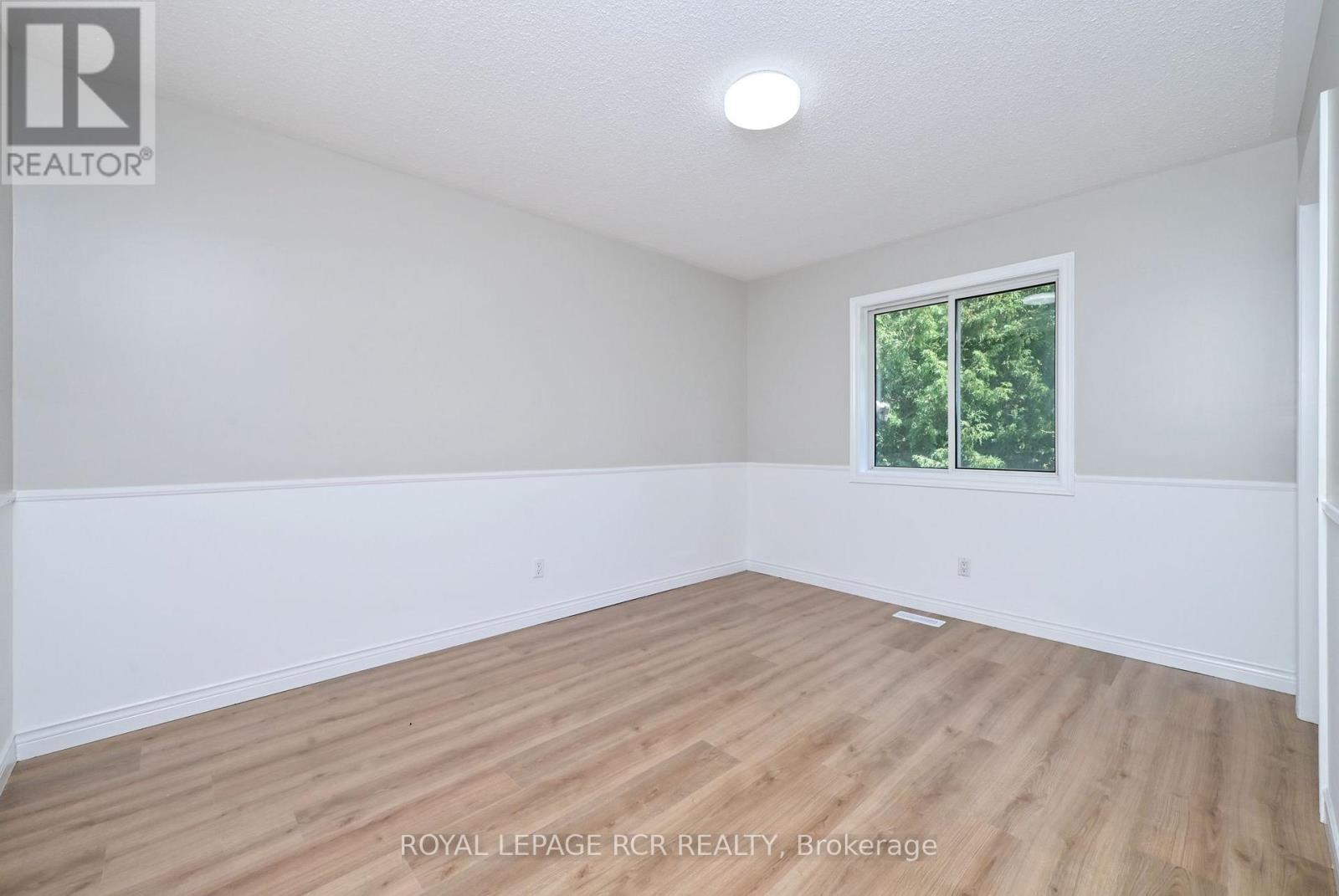 31 ENGLISH DRIVE - 24
