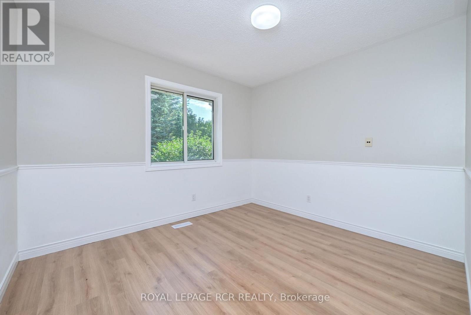 31 ENGLISH DRIVE - 26