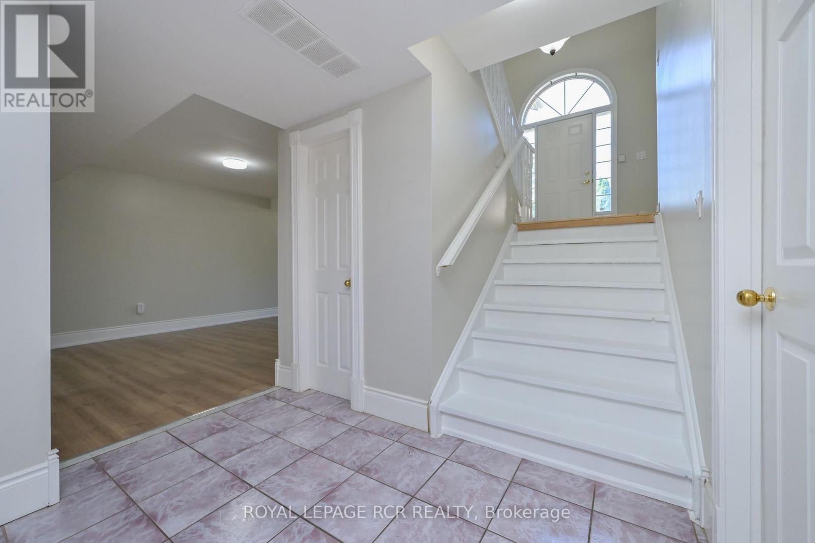 31 ENGLISH DRIVE - 28