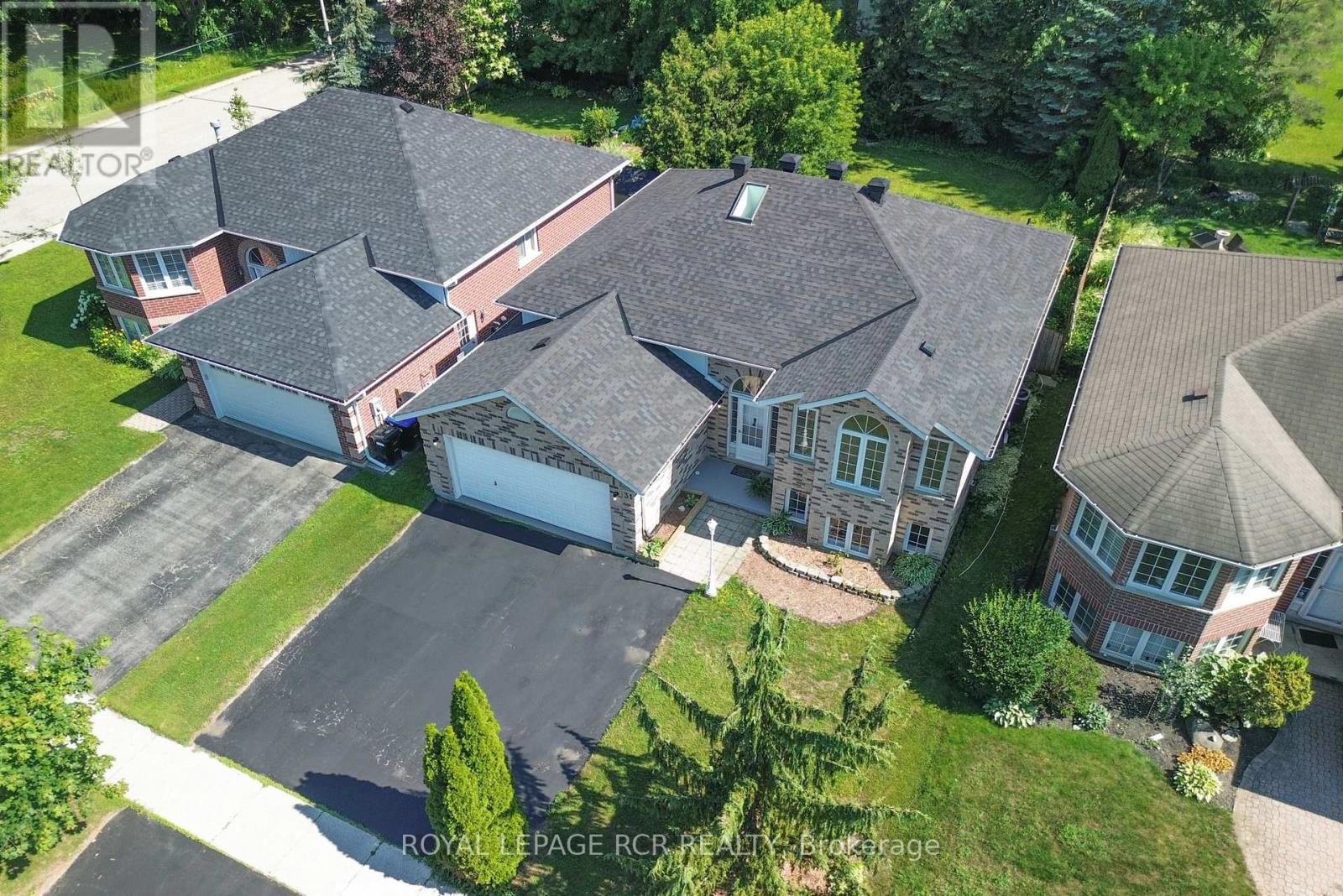 31 ENGLISH DRIVE - 44