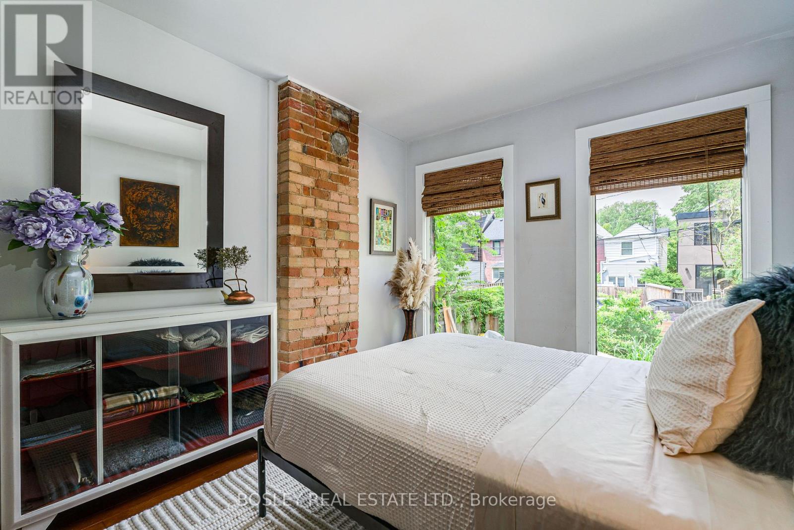 16 BLONG AVENUE - 22