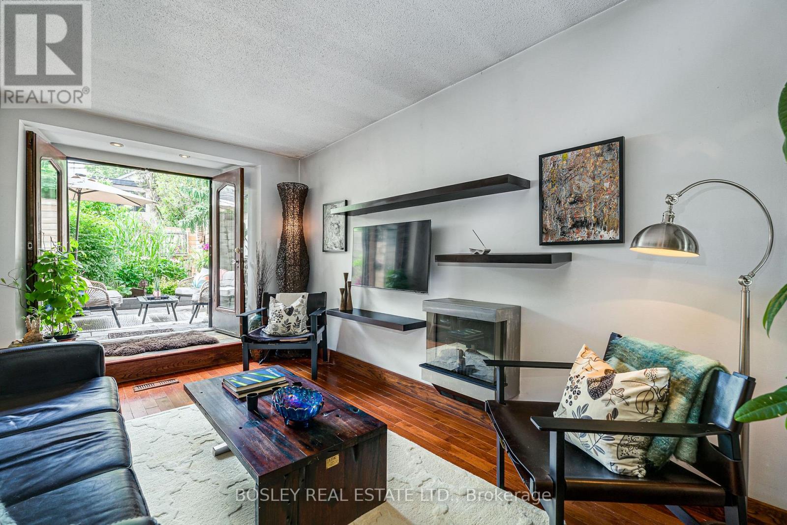 16 BLONG AVENUE - 12