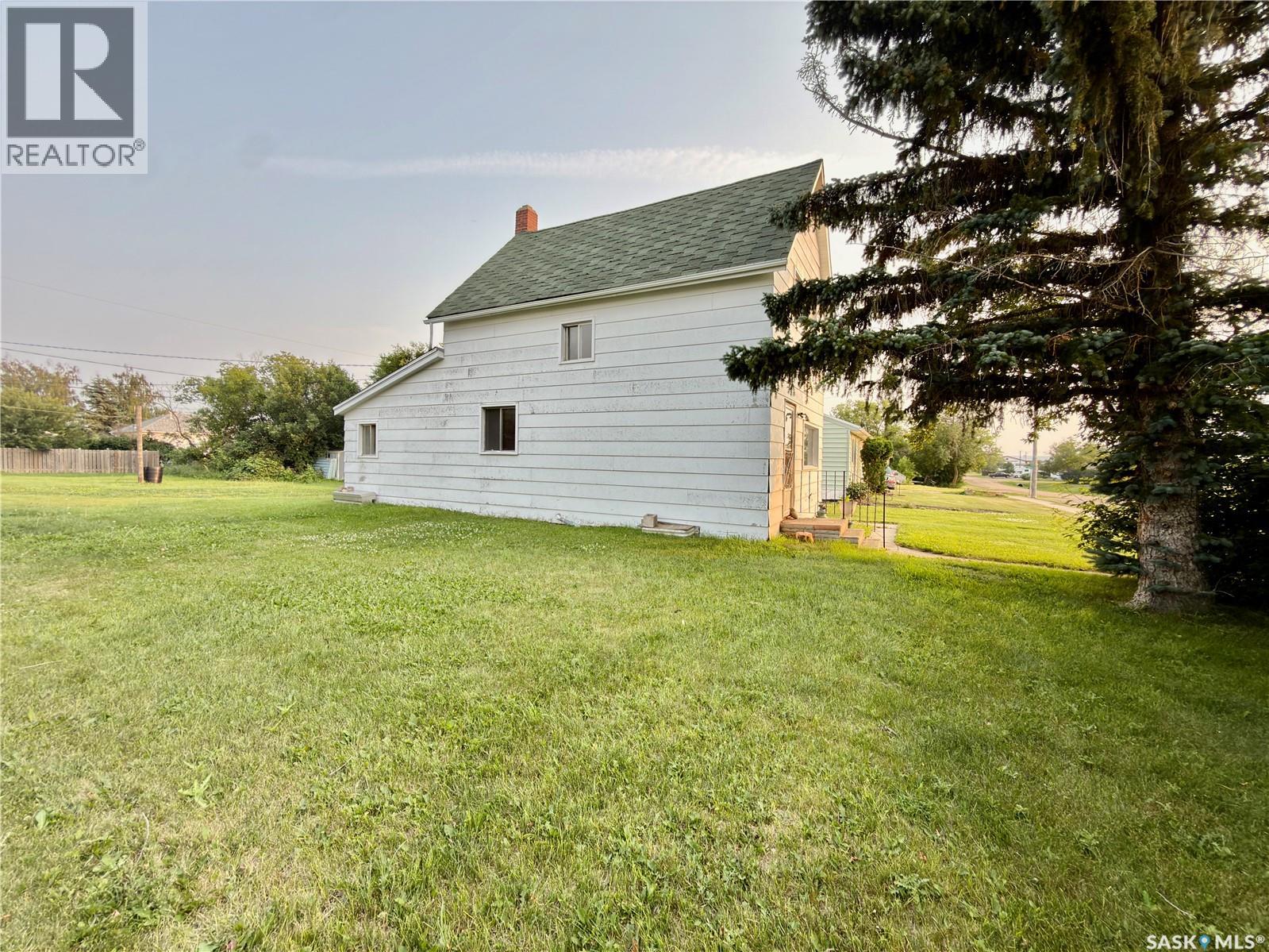 313 Grant AVENUE, Hanley — photo 2