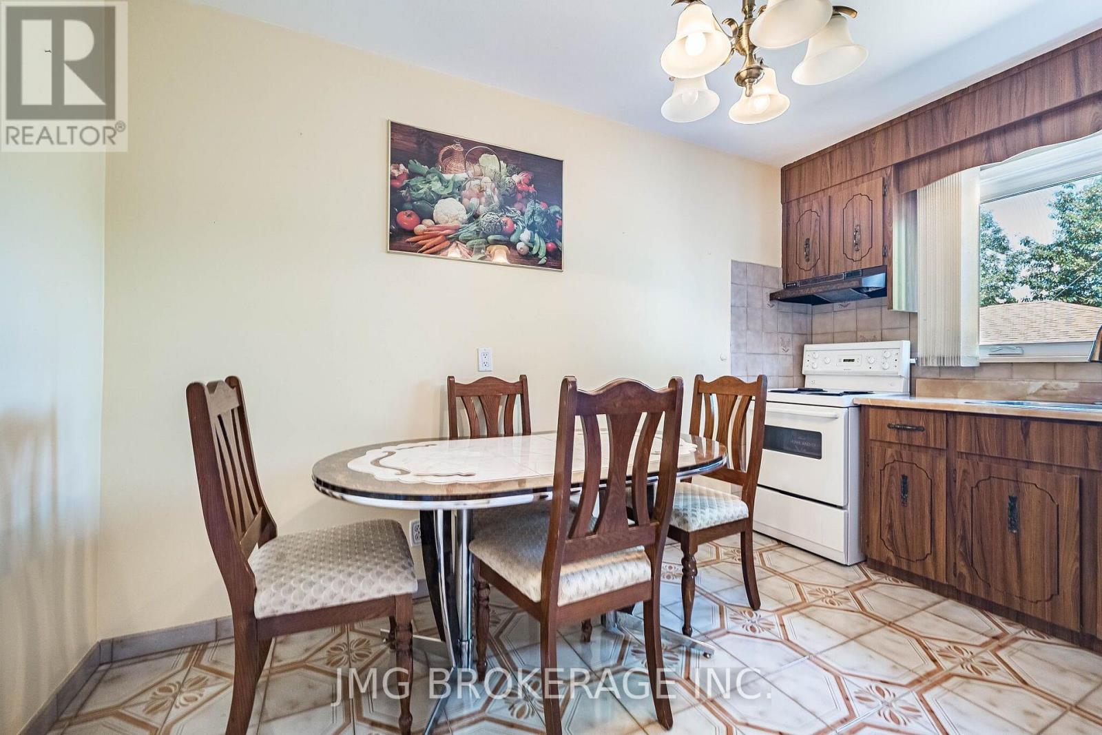 53 FOXRUN AVENUE - 14