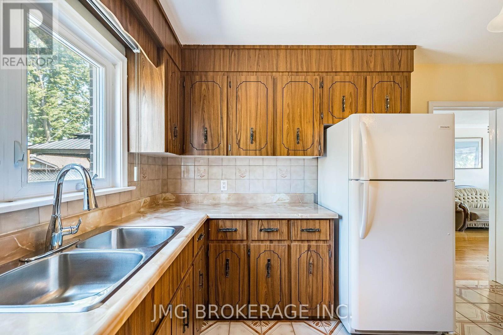 53 FOXRUN AVENUE - 15