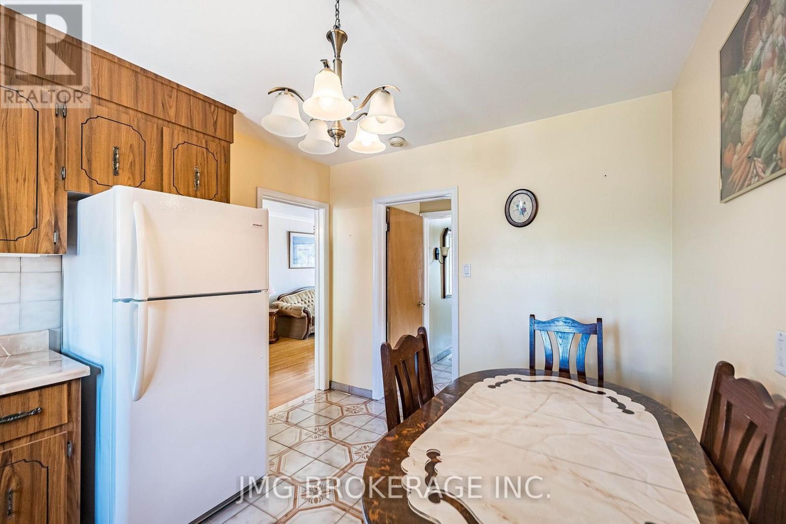 53 FOXRUN AVENUE - 16