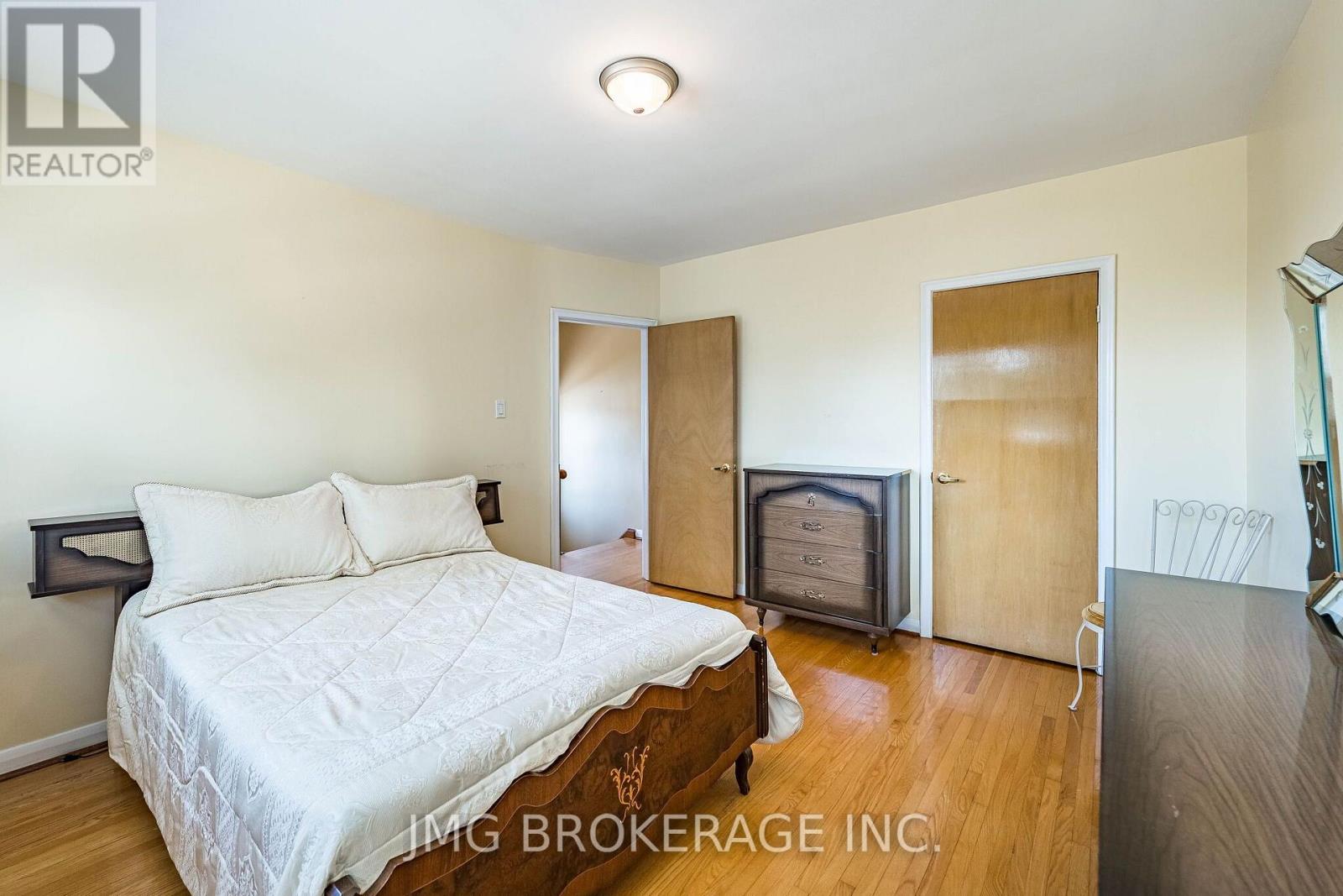 53 FOXRUN AVENUE - 21
