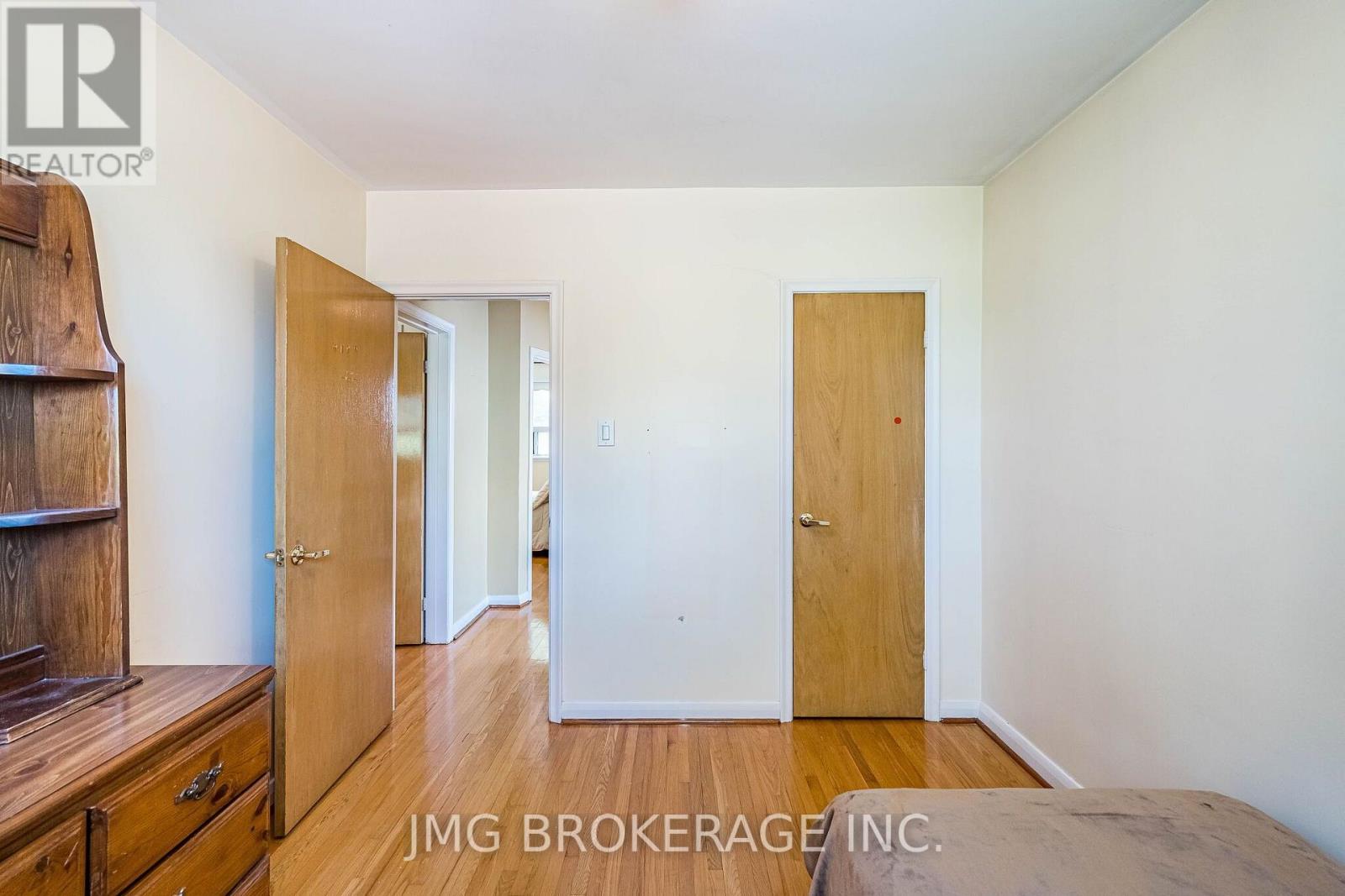 53 FOXRUN AVENUE - 25