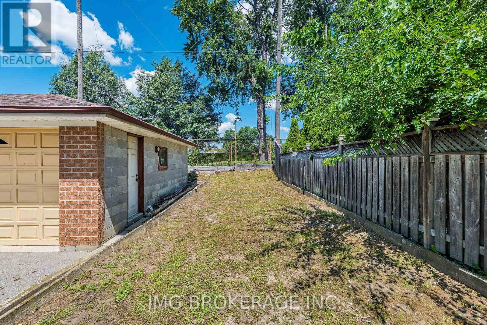 53 FOXRUN AVENUE - 44