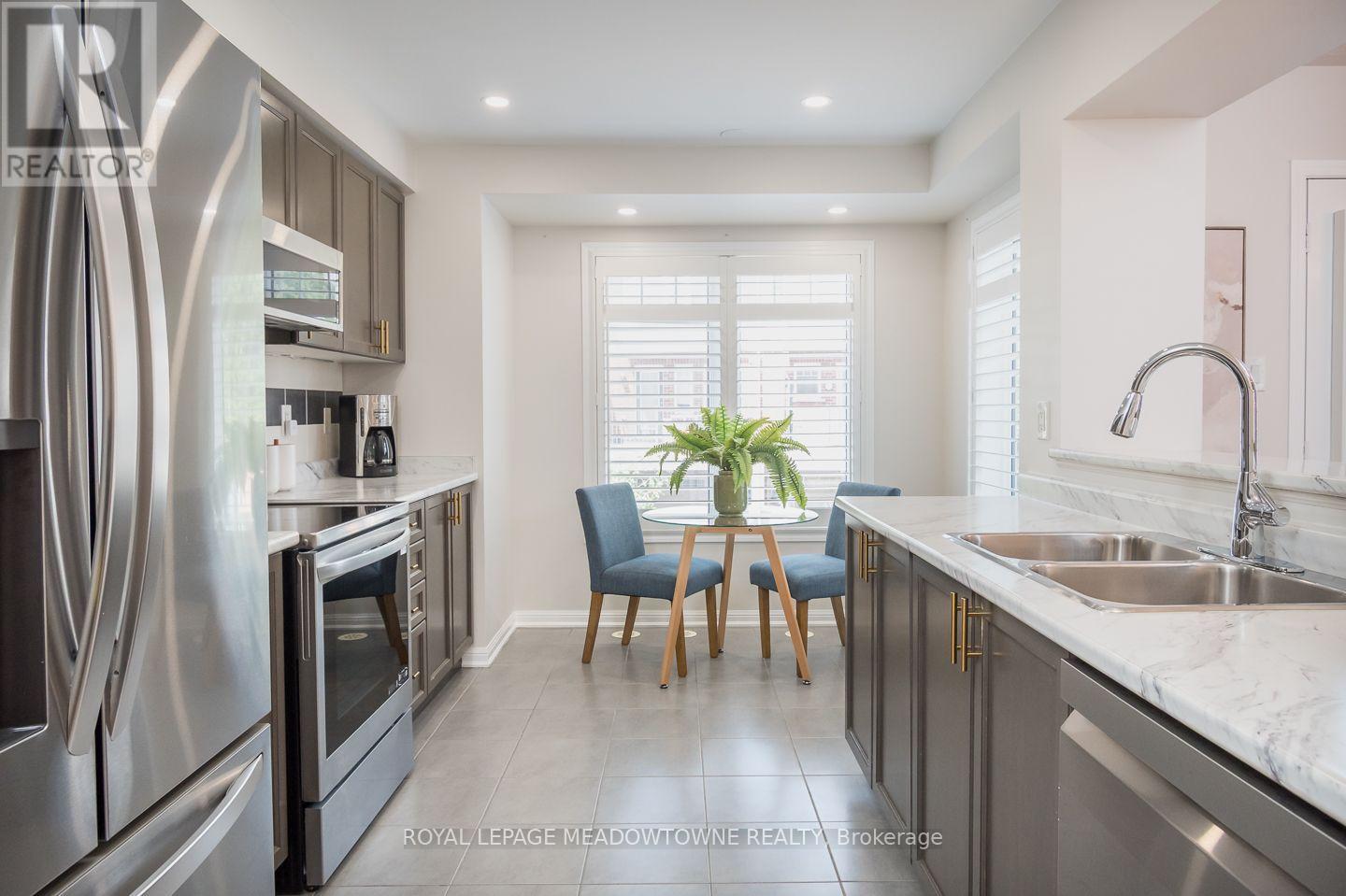 #104 6020 DERRY ROAD - 10