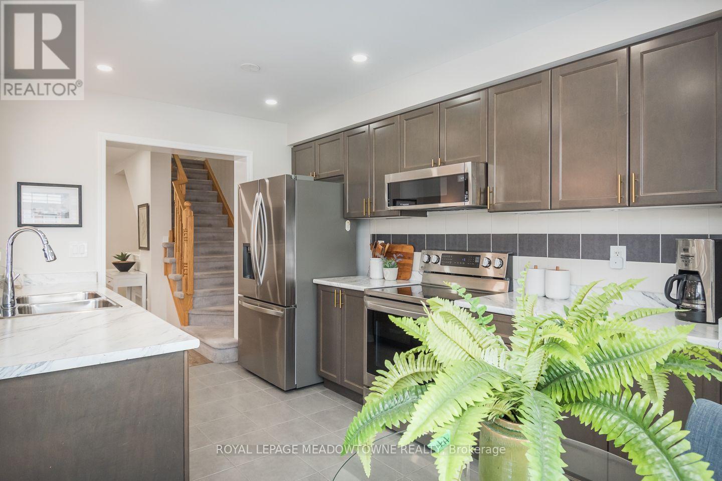 #104 6020 DERRY ROAD - 12