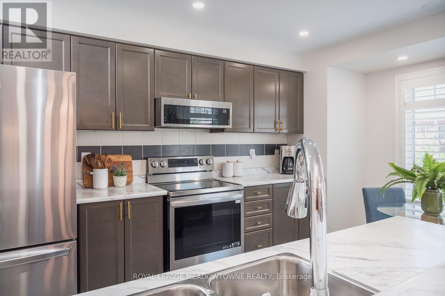 #104 6020 DERRY ROAD - 13
