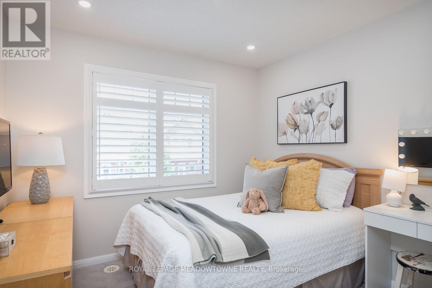 #104 6020 DERRY ROAD - 27