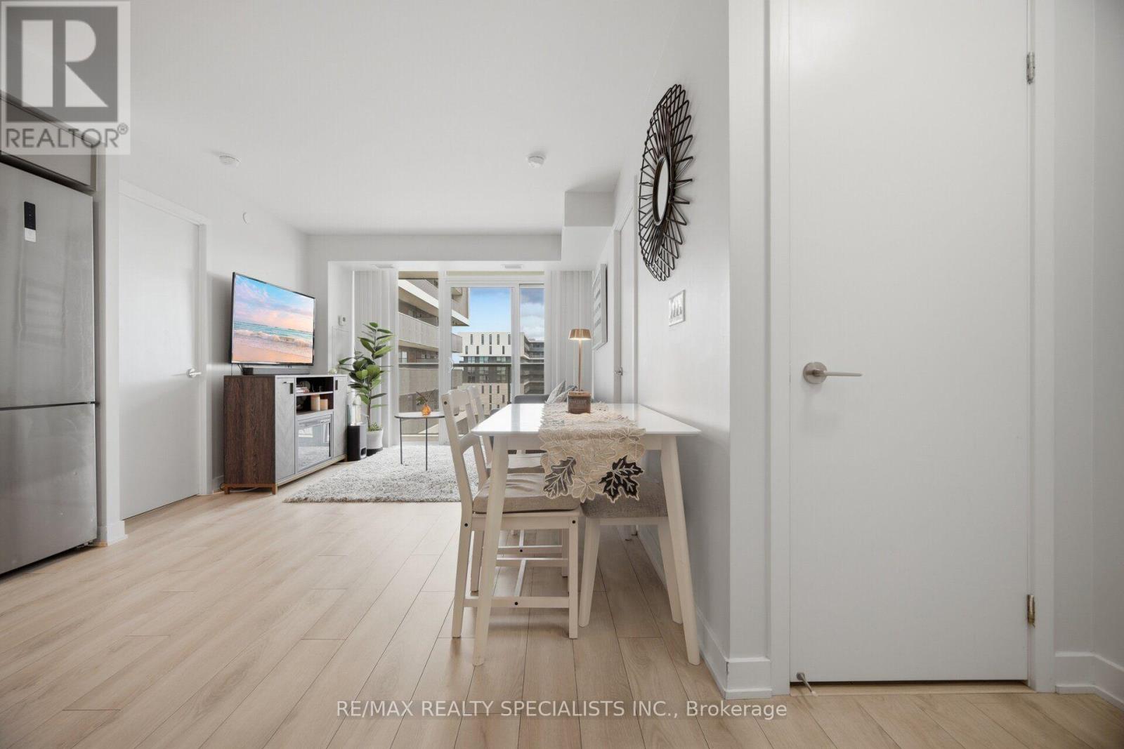 #1222 160 FLEMINGTON ROAD - 10