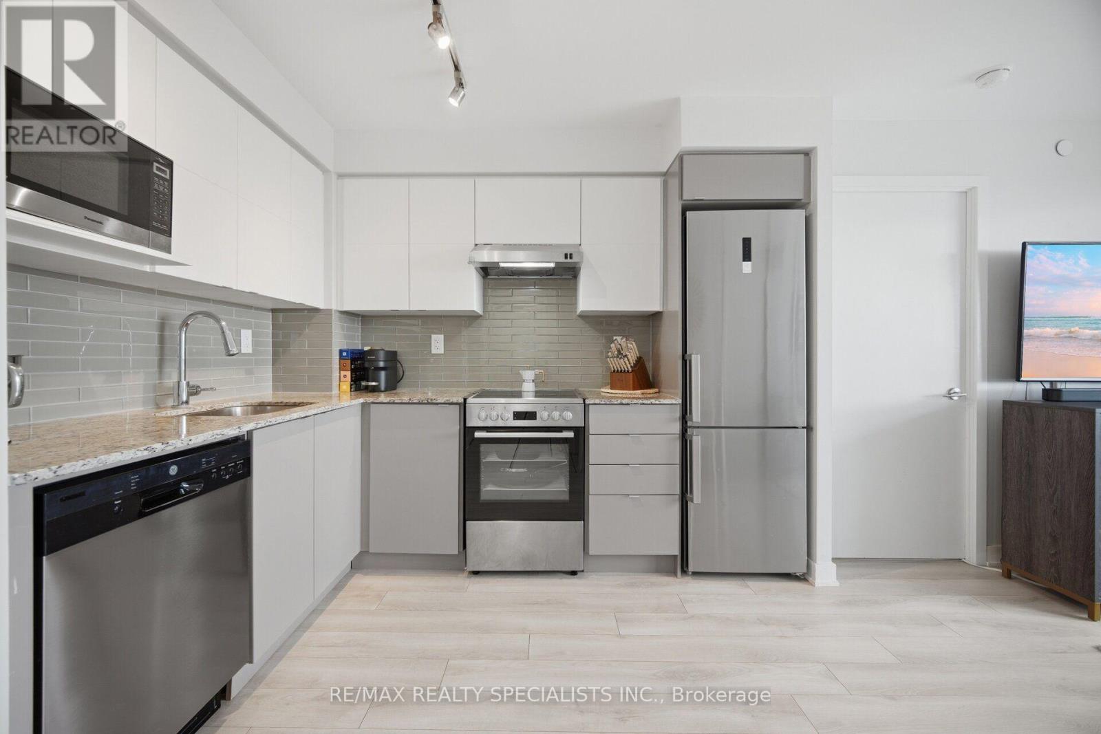 #1222 160 FLEMINGTON ROAD - 14