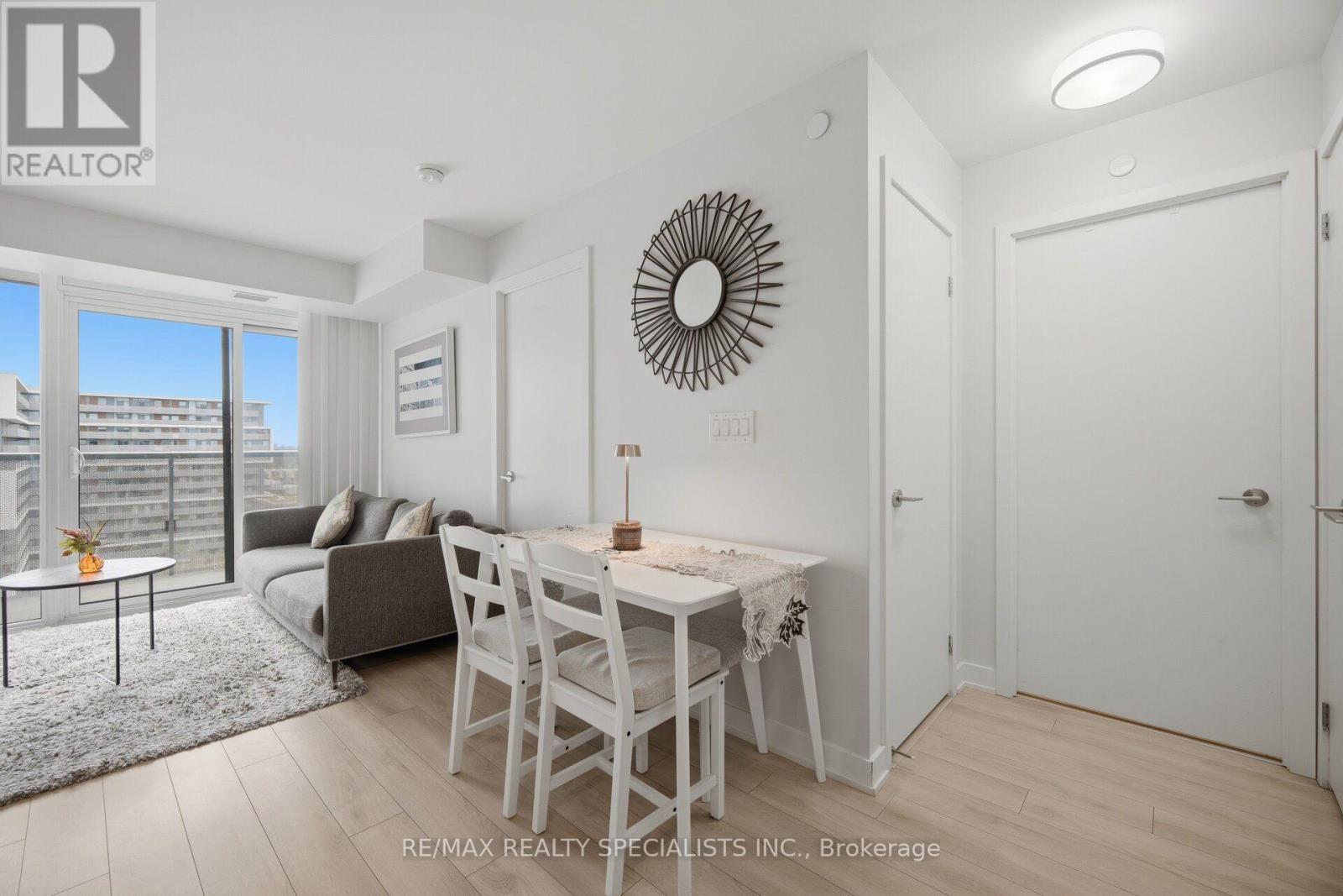 #1222 160 FLEMINGTON ROAD - 18