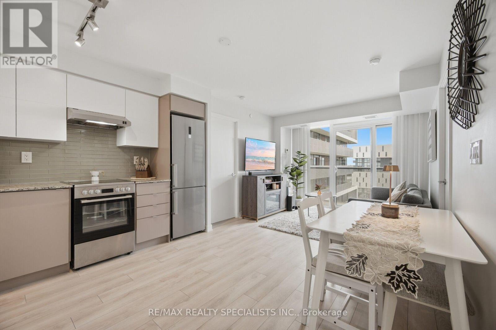 #1222 160 FLEMINGTON ROAD - 19