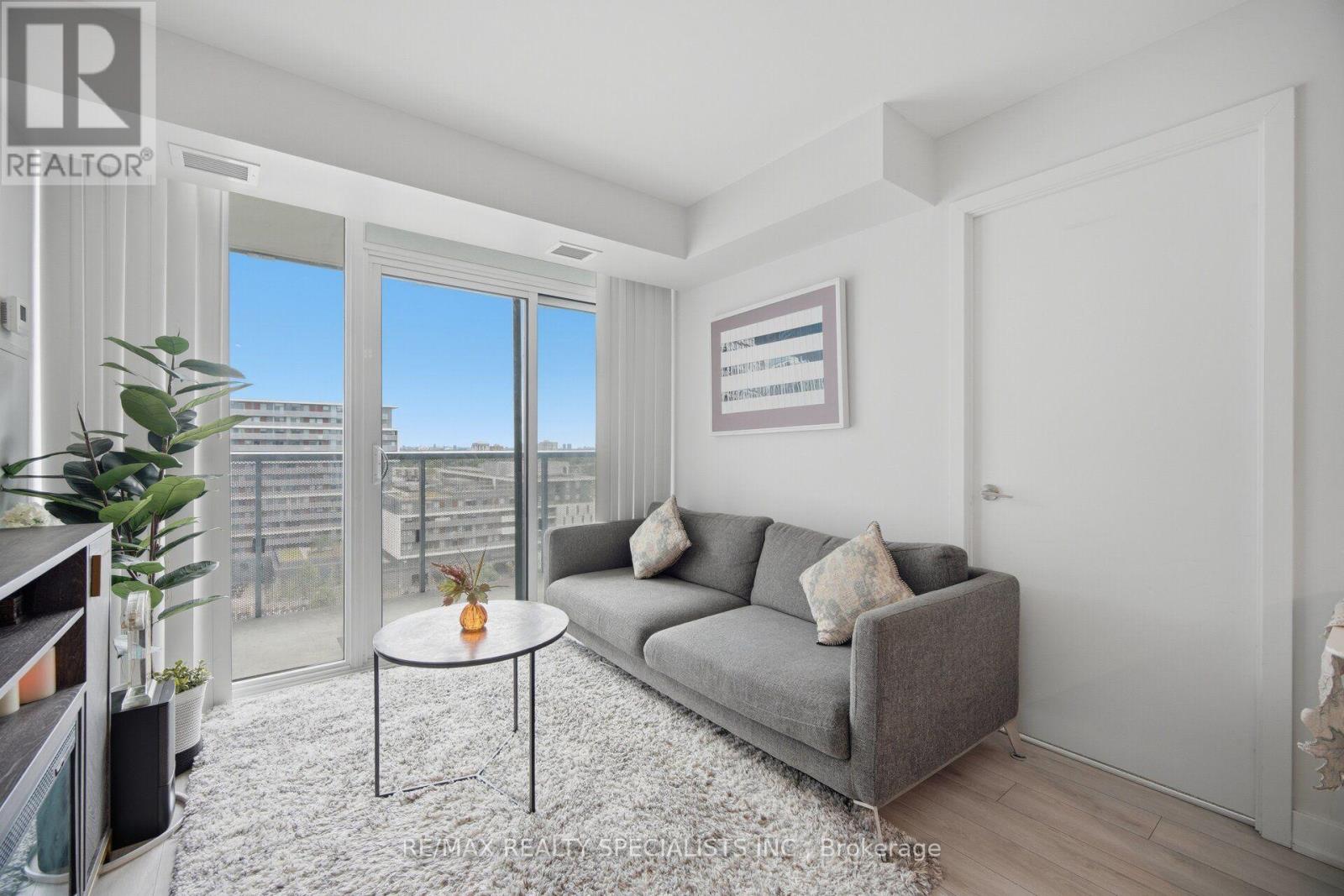 #1222 160 FLEMINGTON ROAD - 21