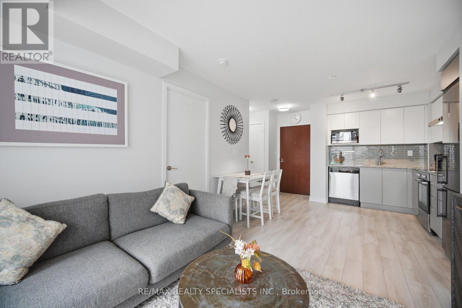 #1222 160 FLEMINGTON ROAD - 23