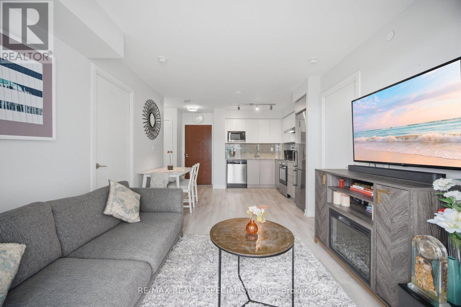 #1222 160 FLEMINGTON ROAD - 25