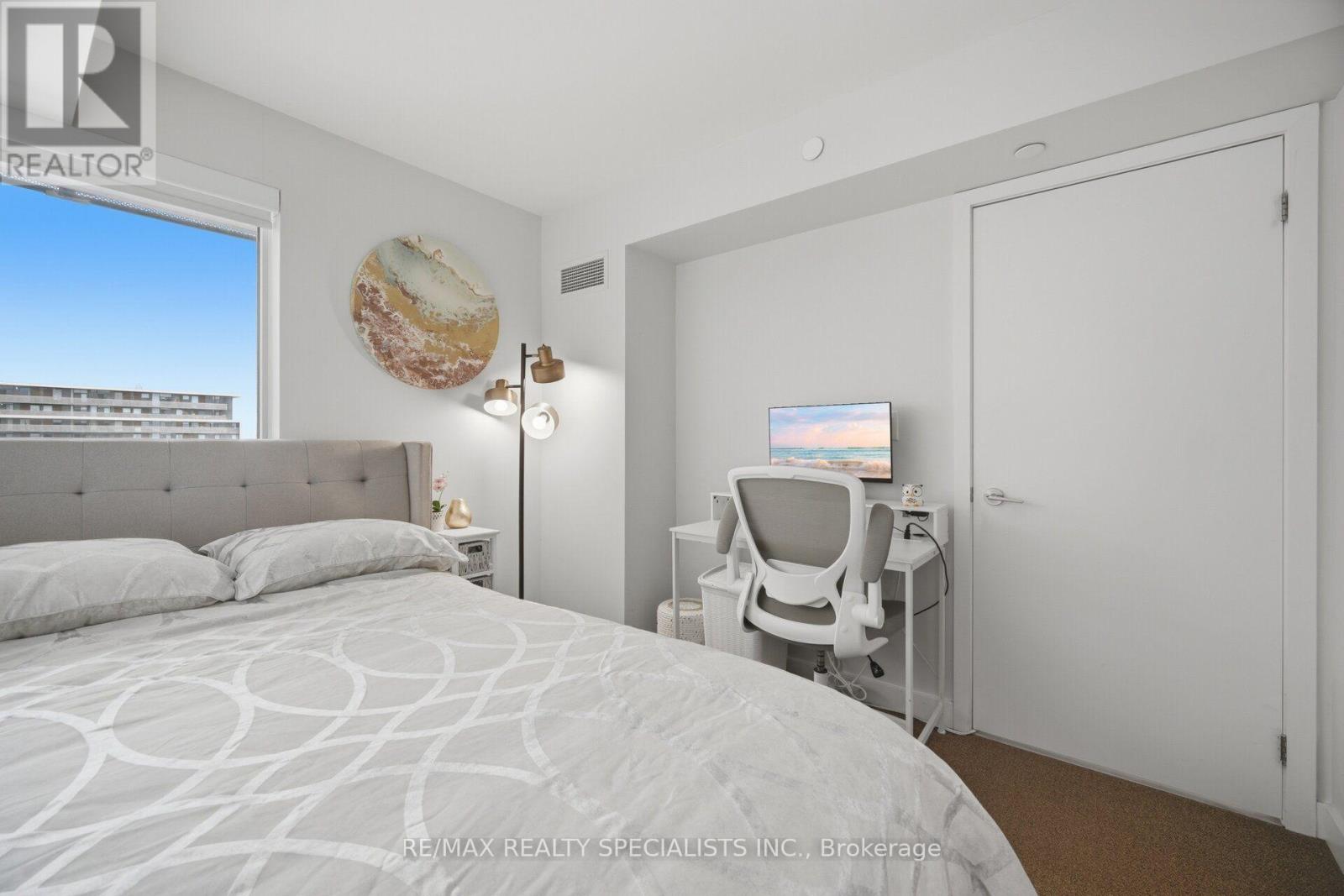 #1222 160 FLEMINGTON ROAD - 27