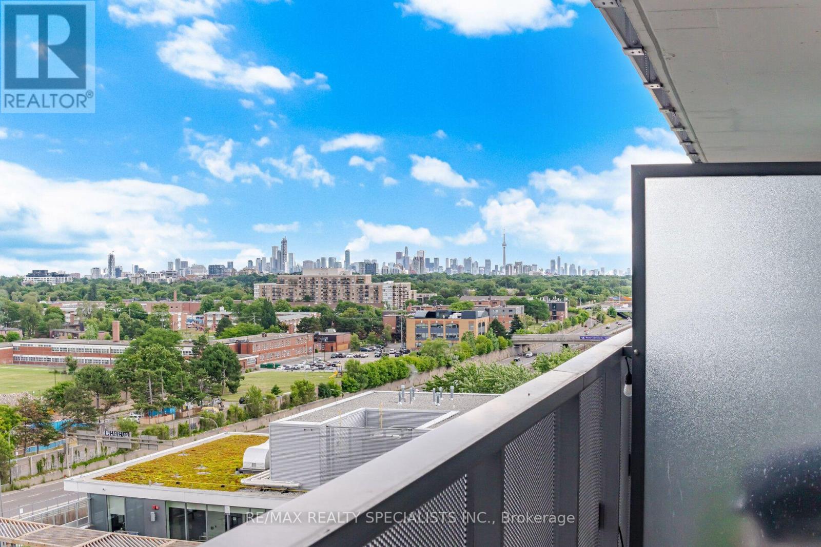 #1222 160 FLEMINGTON ROAD - 36