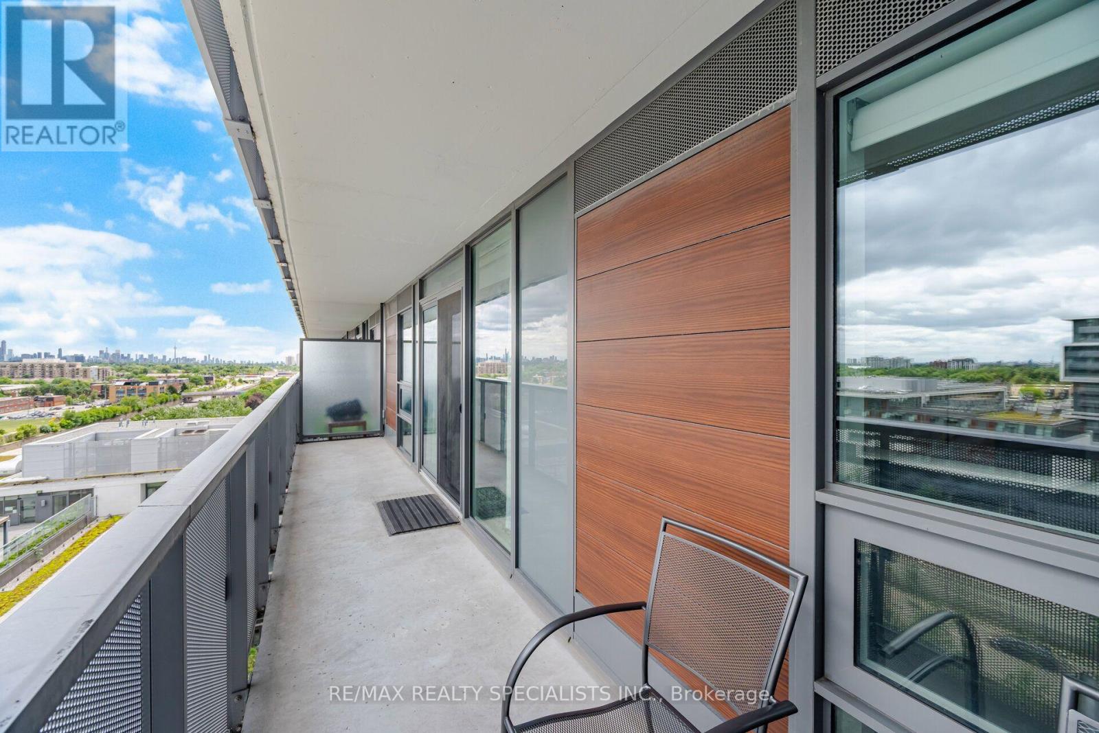 #1222 160 FLEMINGTON ROAD - 39