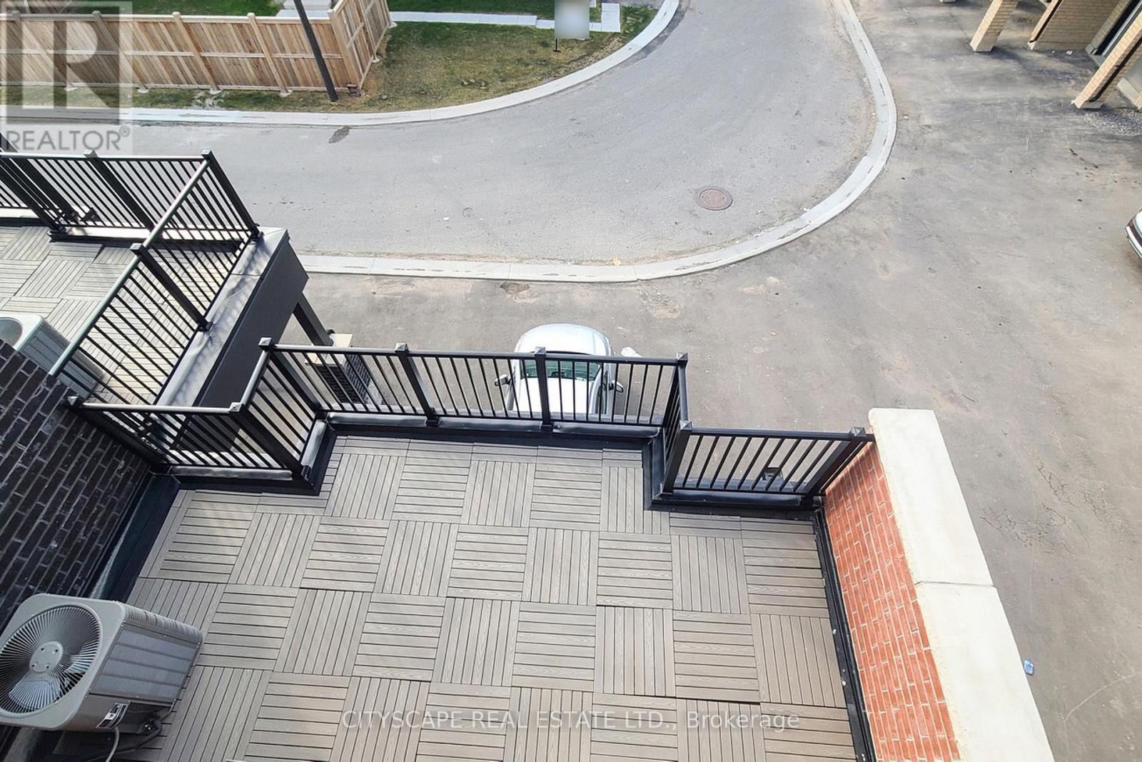 6 MARVIN AVENUE - 36