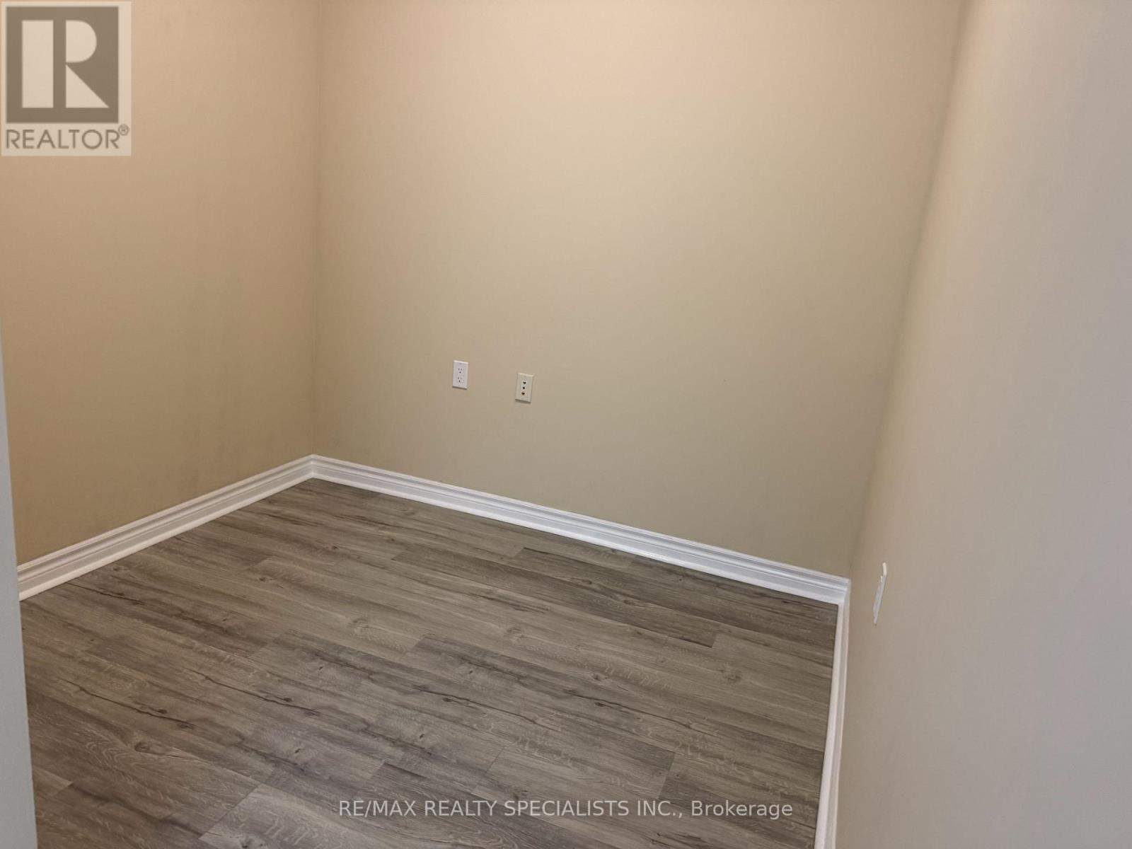 #1007 810 SCOLLARD COURT - 11
