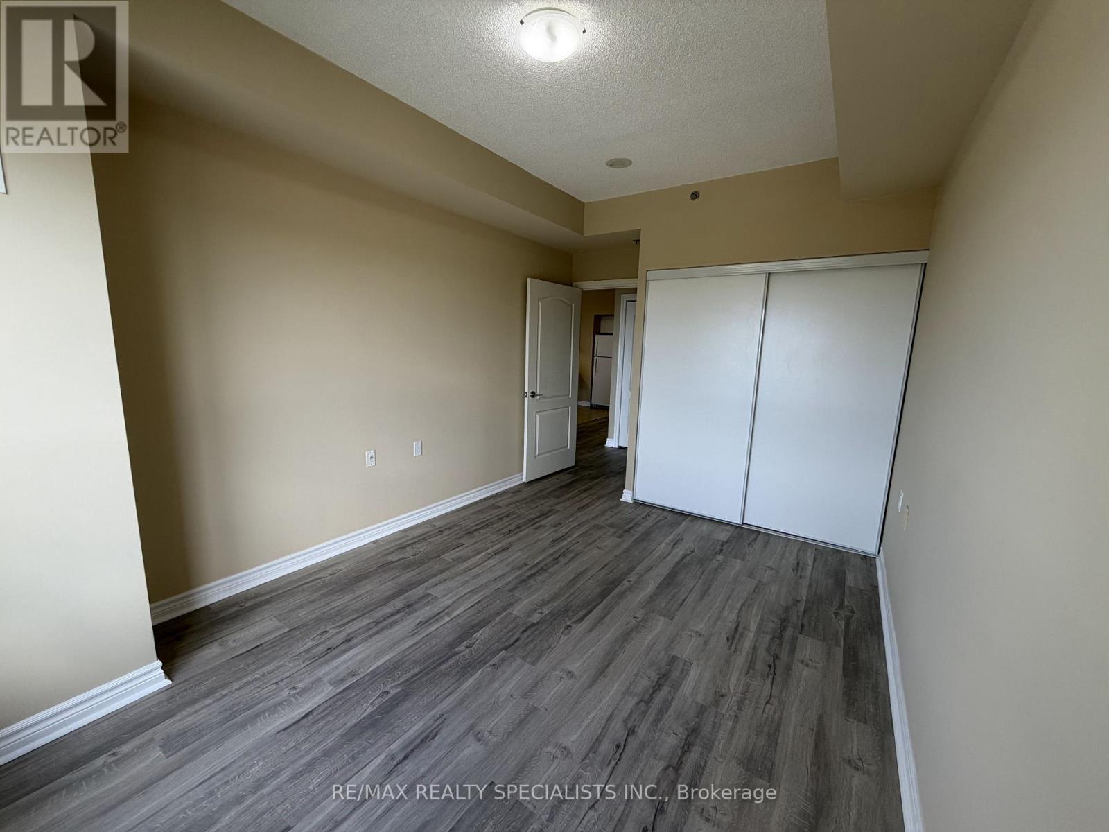#1007 810 SCOLLARD COURT - 19
