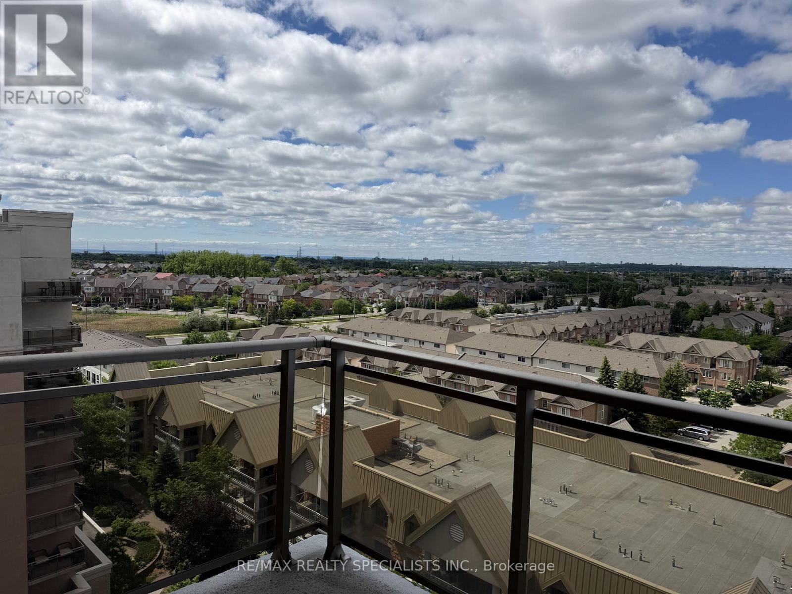 #1007 810 SCOLLARD COURT - 22