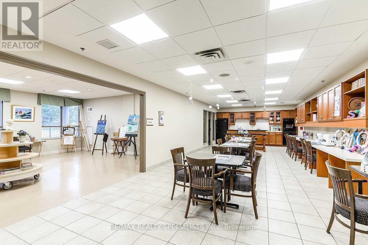 #1007 810 SCOLLARD COURT - 32