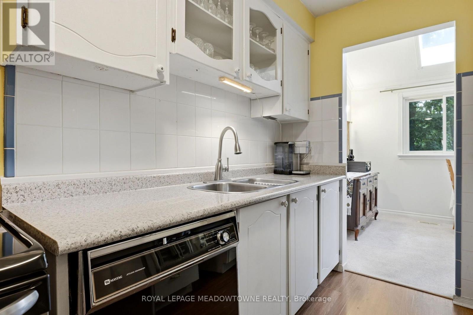 69 LYNDEN CIRCLE - 21