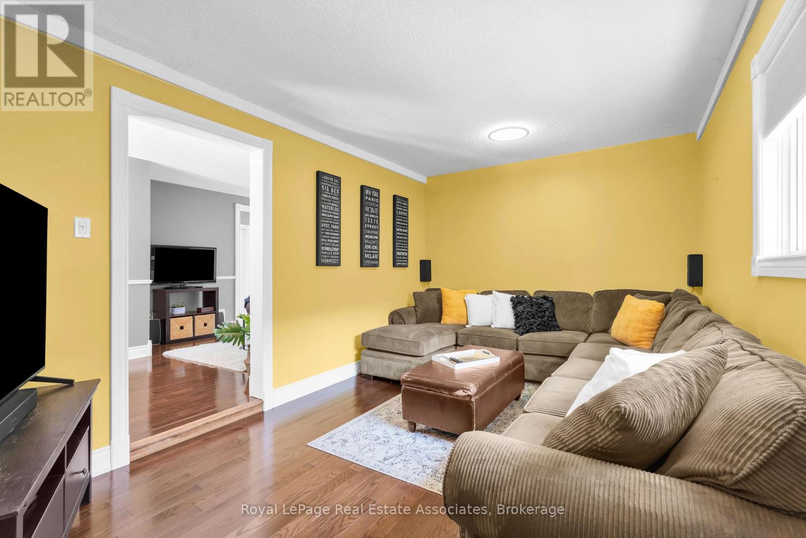 233 ELMORE DRIVE - 10