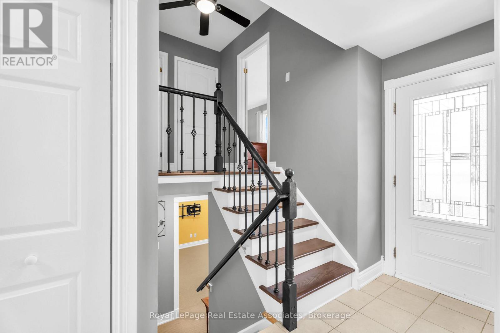 233 ELMORE DRIVE - 18
