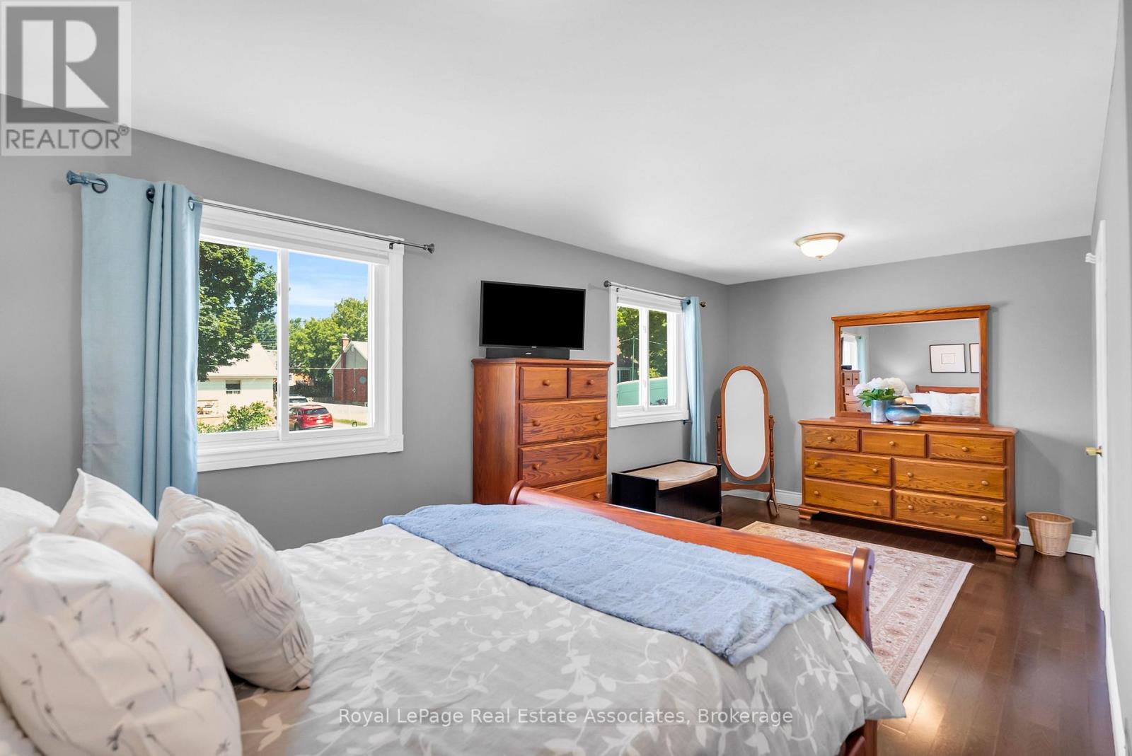 233 ELMORE DRIVE - 21