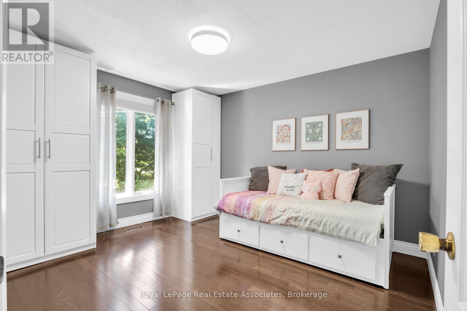 233 ELMORE DRIVE - 22