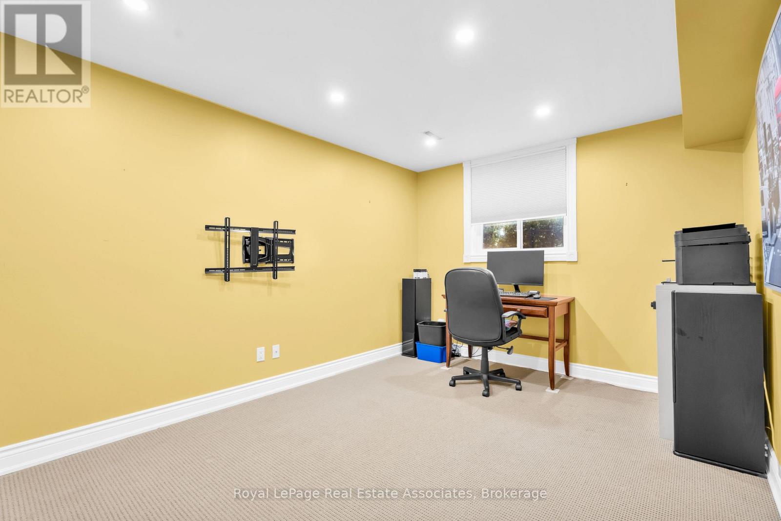 233 ELMORE DRIVE - 25