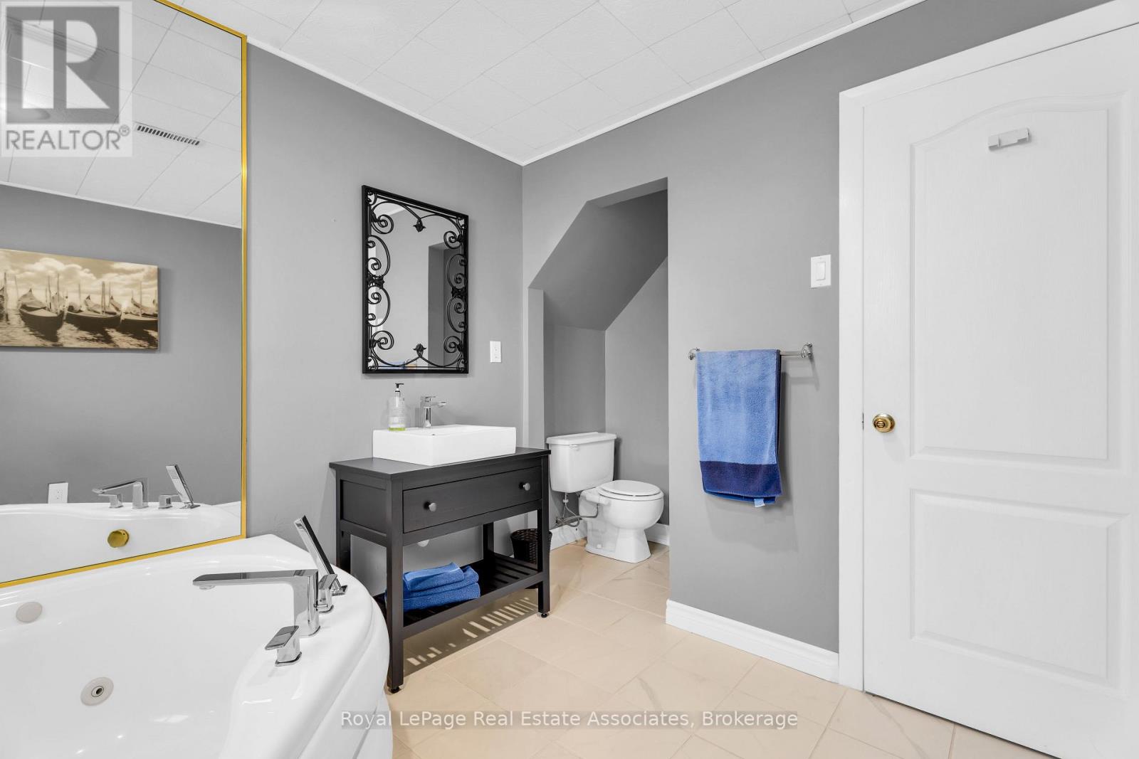 233 ELMORE DRIVE - 27