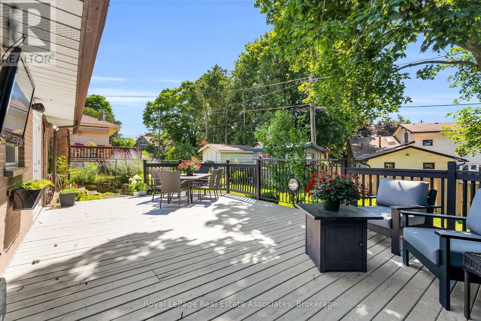 233 ELMORE DRIVE - 30
