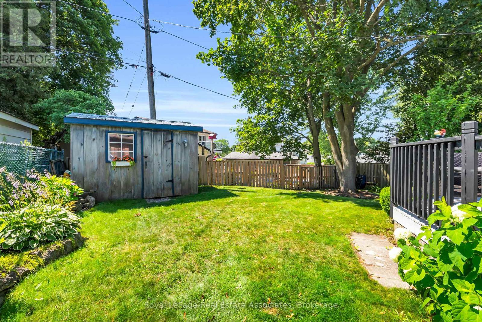 233 ELMORE DRIVE - 32