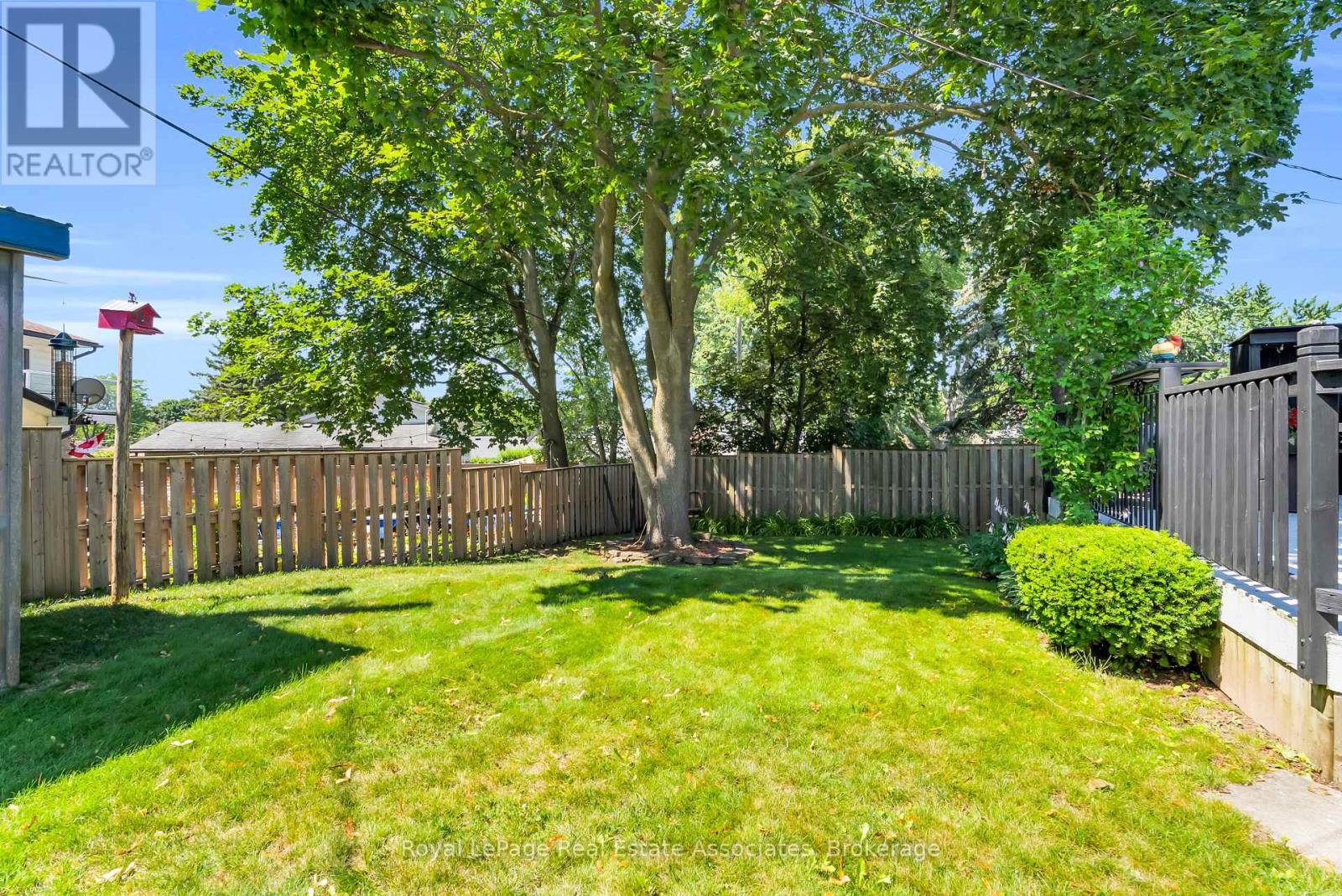 233 ELMORE DRIVE - 33