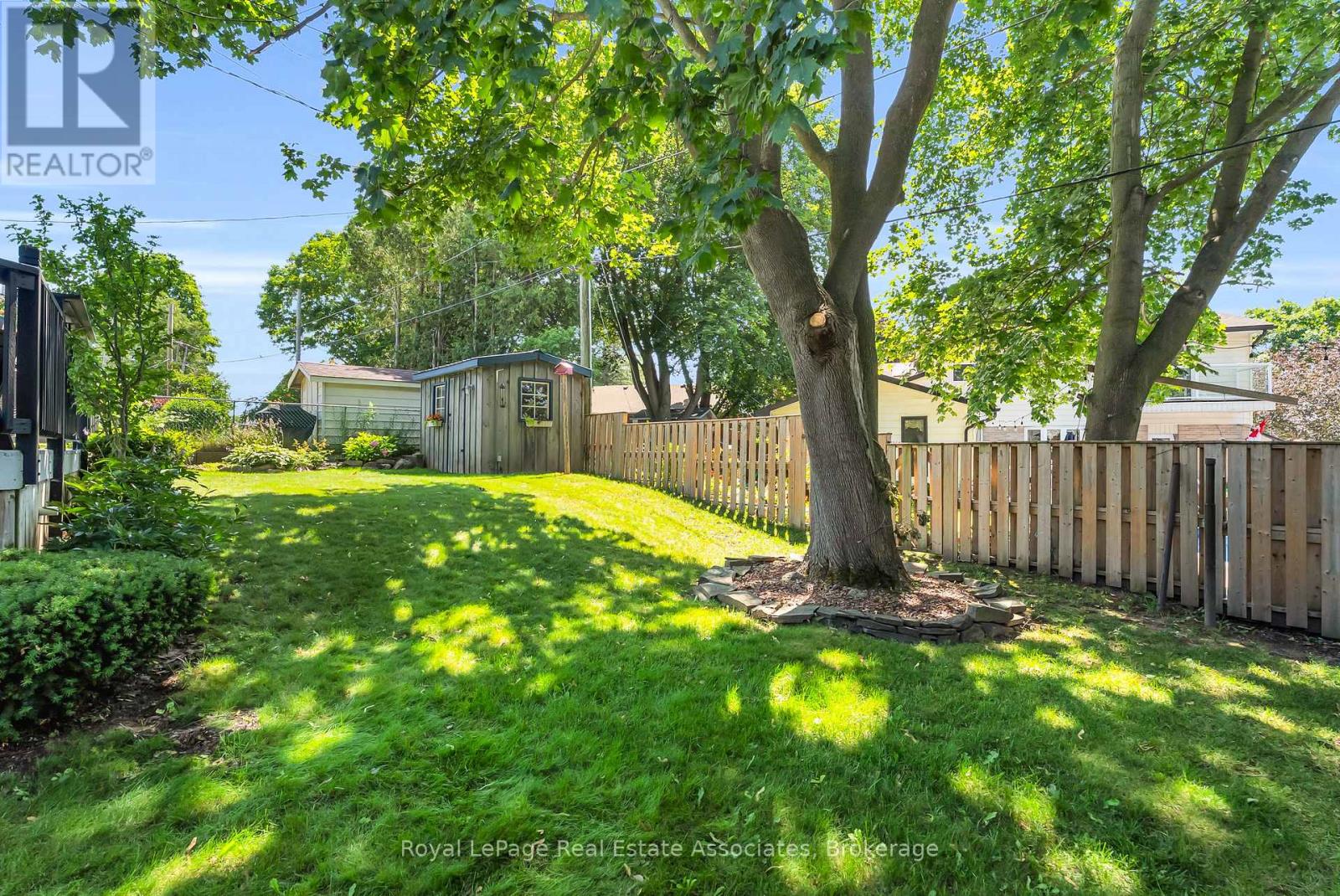 233 ELMORE DRIVE - 35