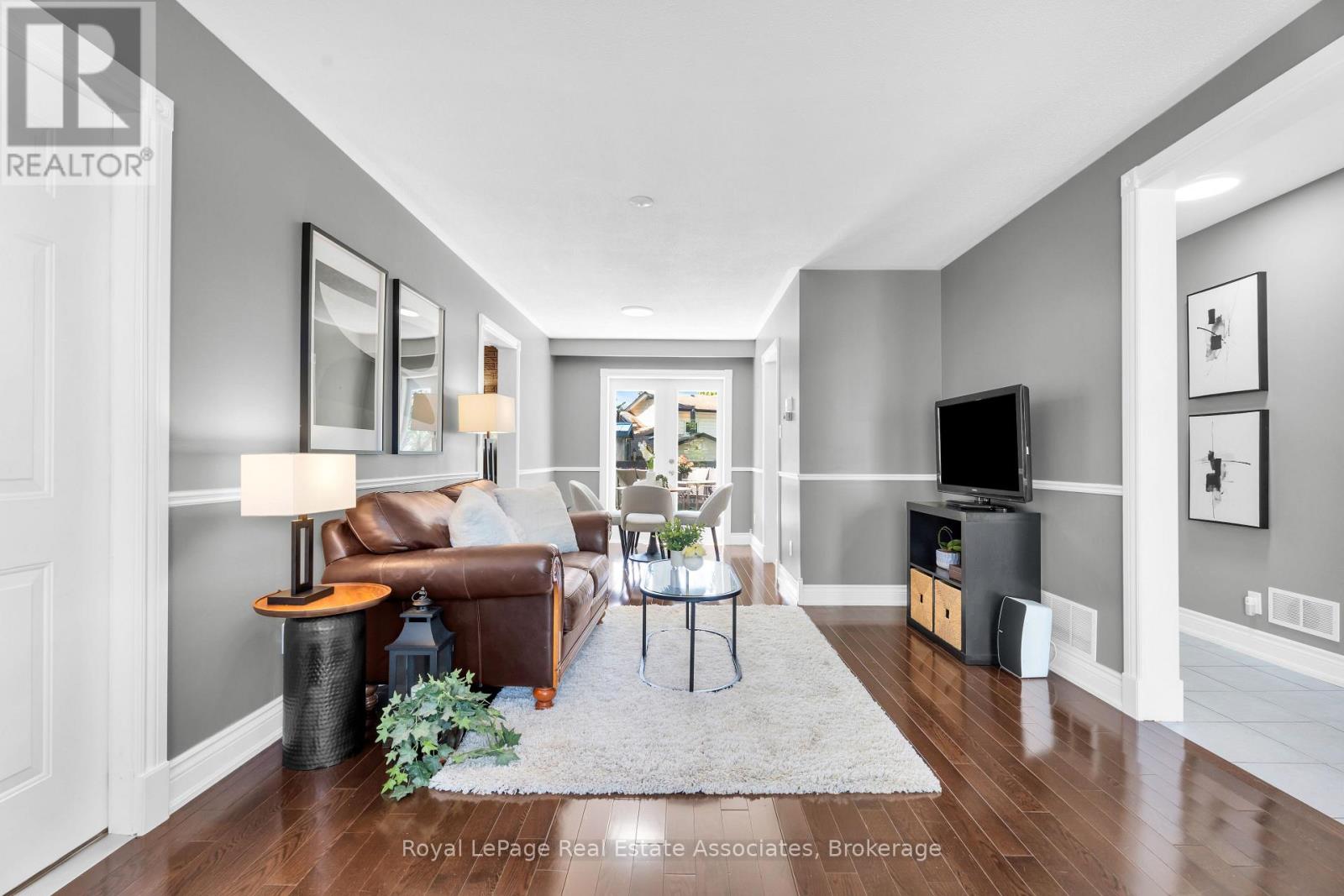 233 ELMORE DRIVE - 7