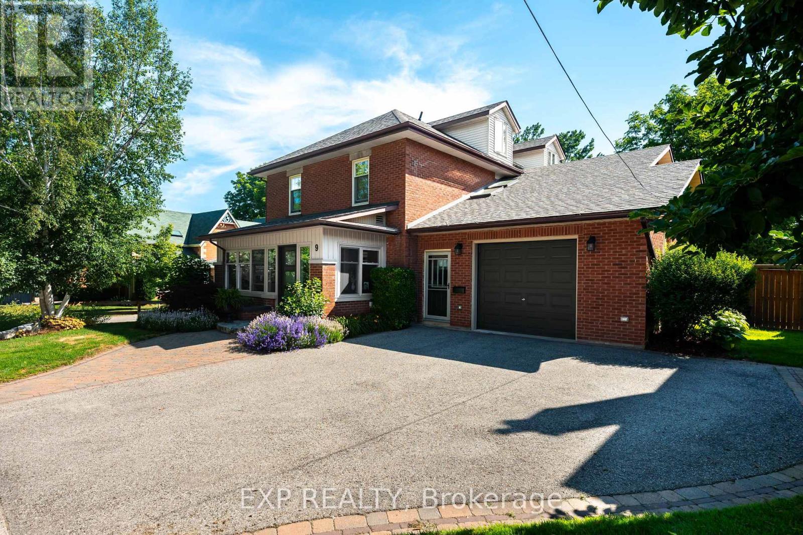 9 WELLINGTON STREET - 2