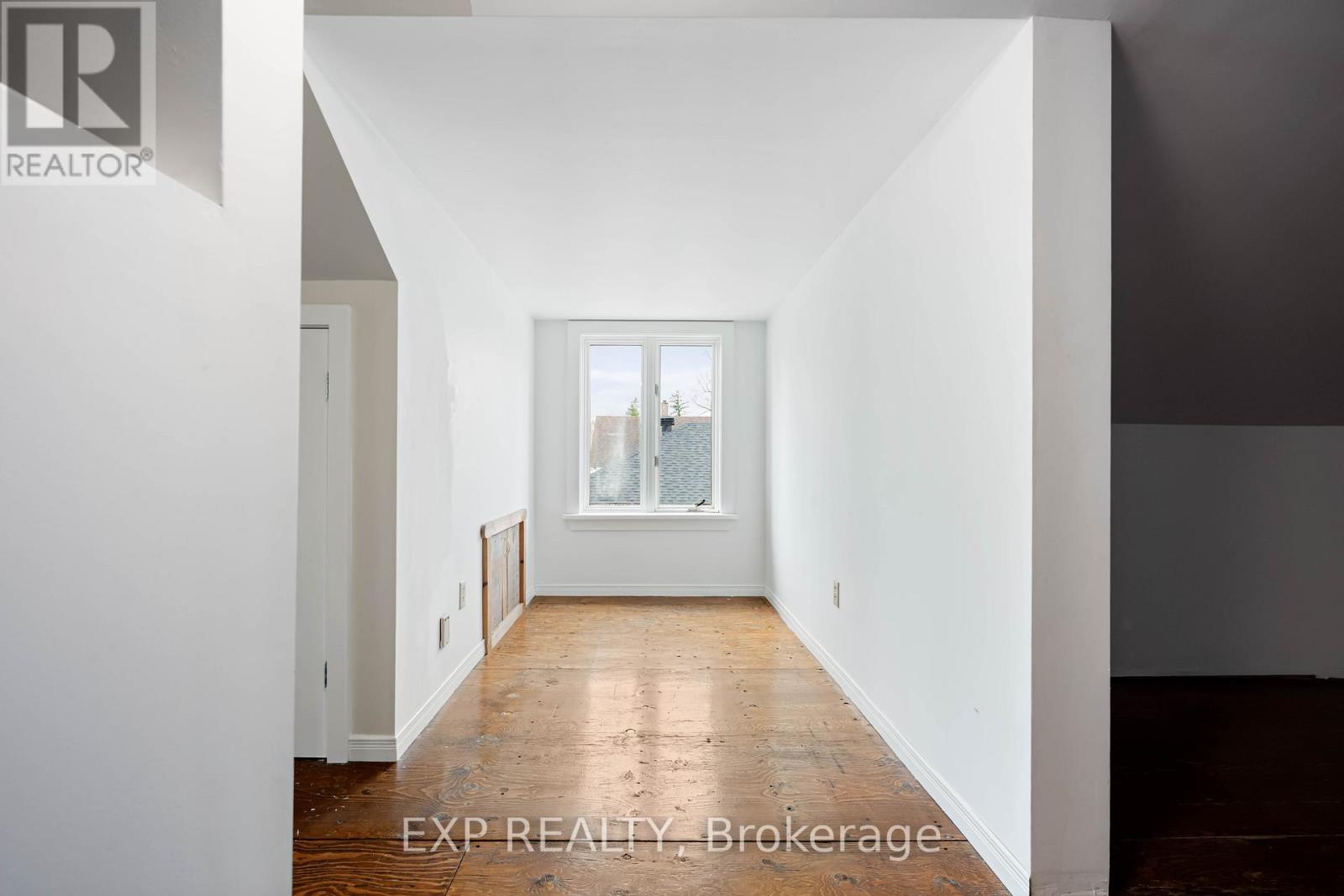 9 WELLINGTON STREET - 32