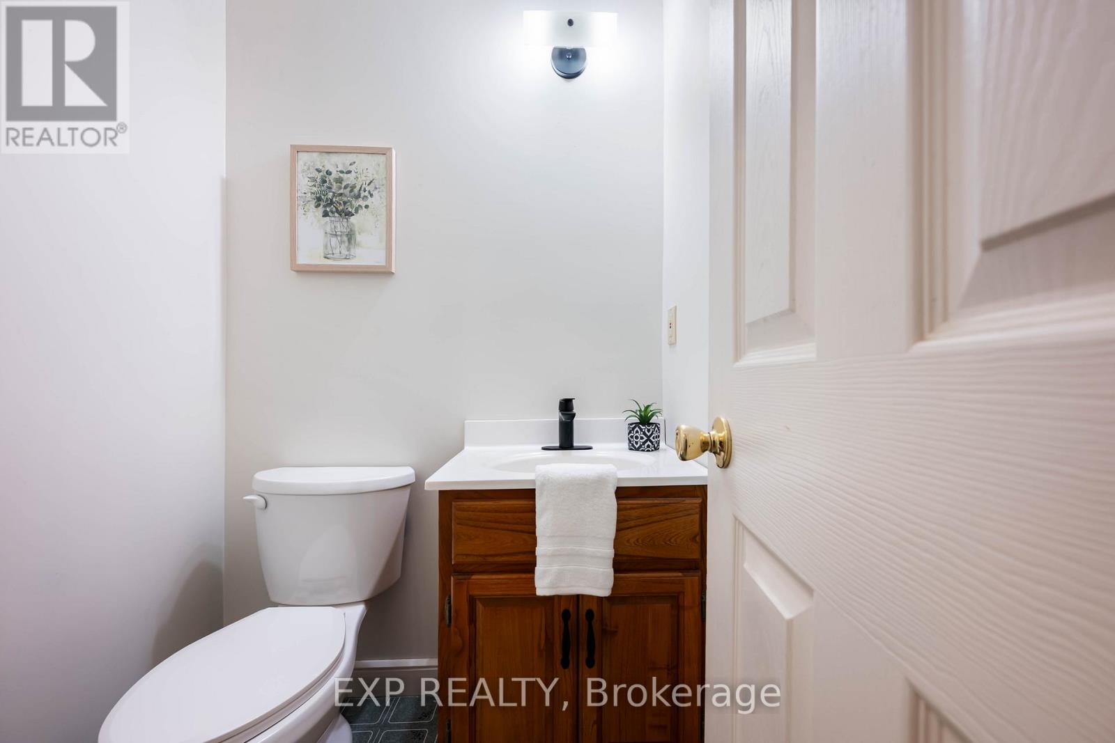 9 WELLINGTON STREET - 39